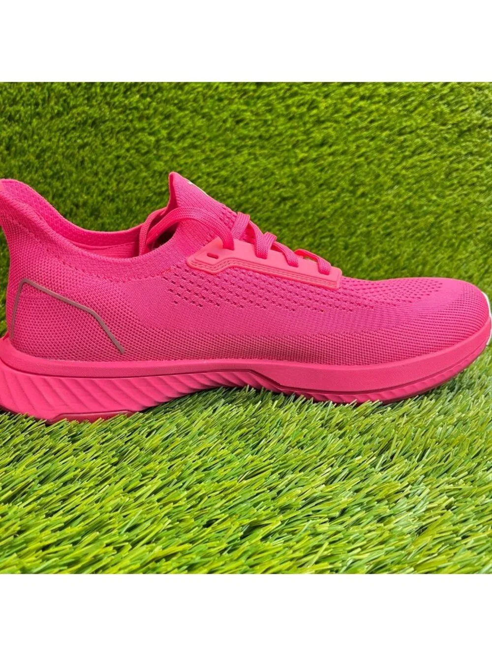 Flux Adapt Runner Neon Pink Mens Size 10.5 Athletic Walking Knit Shoes Sneakers
